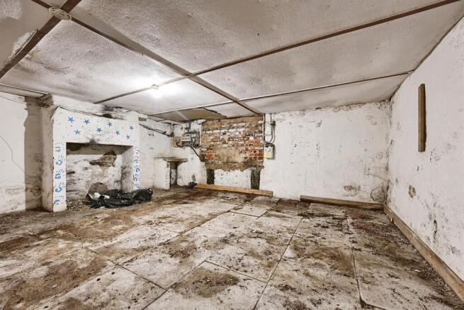 4 bed Terraced for sale Image 5