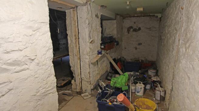 Cellar corridoor