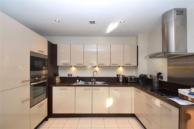 2 bed Apartment for sale Image 5