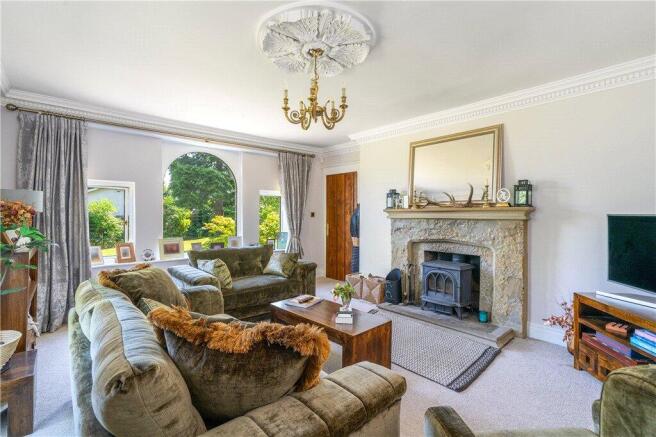6 bed Detached for sale Image 5