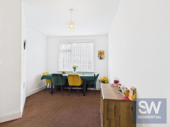 4 bed Detached for sale Image 8