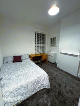 1 bed House Share to rent Image 7