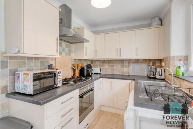 3 bed Semi-Detached for sale Image 4