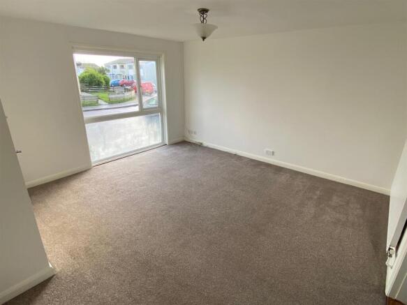 24 Dale Road Lounge