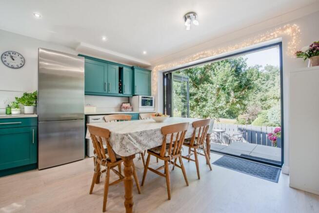 4 bed Detached for sale Image 6