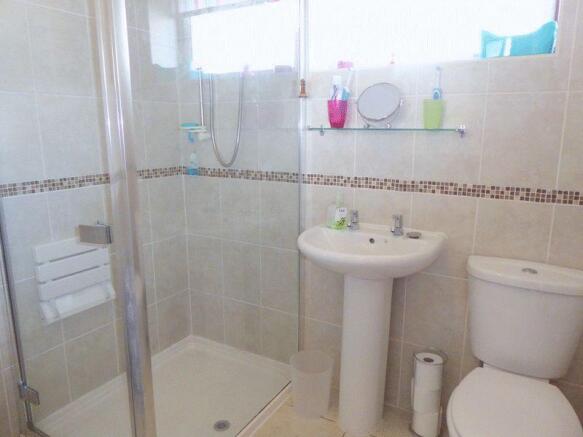 FAMILY SHOWER ...