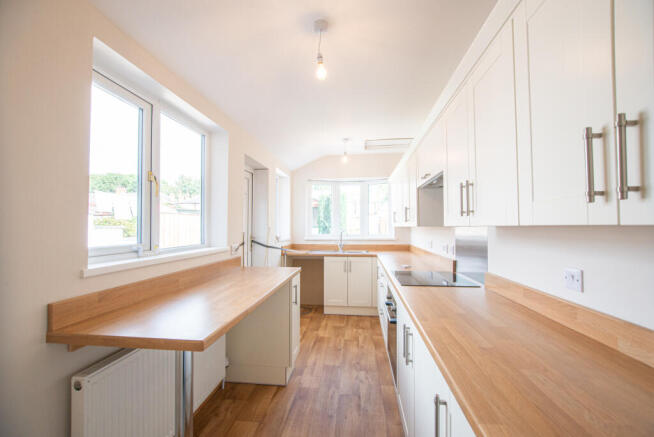 3 bed Terraced to rent Image 5