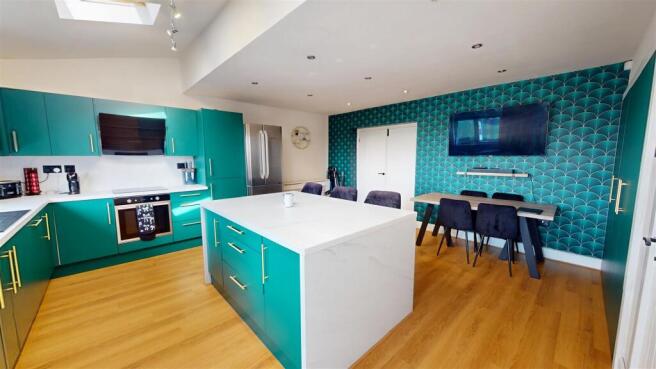 Kitchen / Dining Room