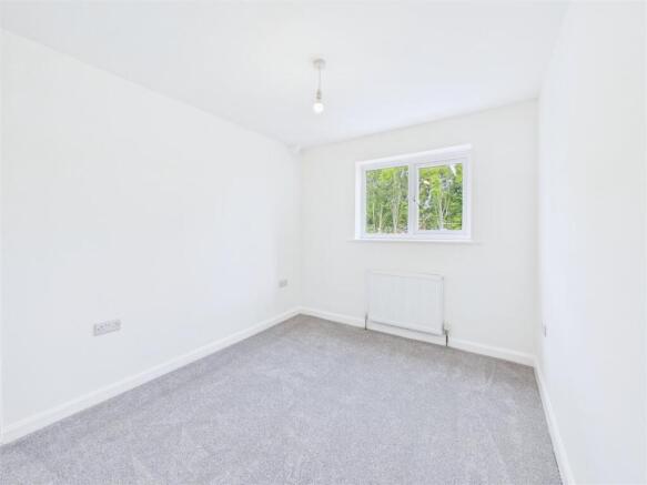 2 bed Apartment to rent Image 10