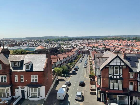 2 bed Flat for sale Image 12