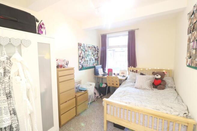 6 bed Terraced to rent Image 11