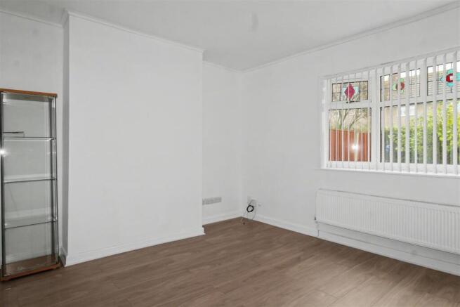 Living room 2.jpeg