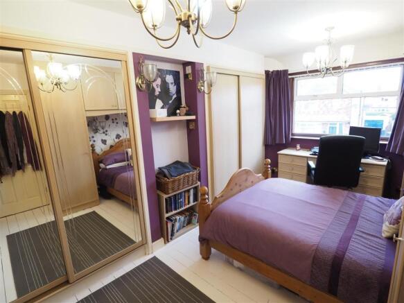 Master Bedroom 915