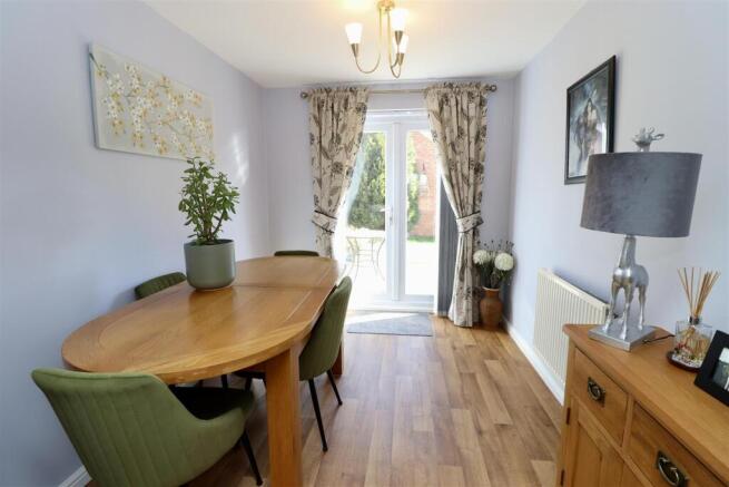 3 bed Semi-Detached for sale Image 4