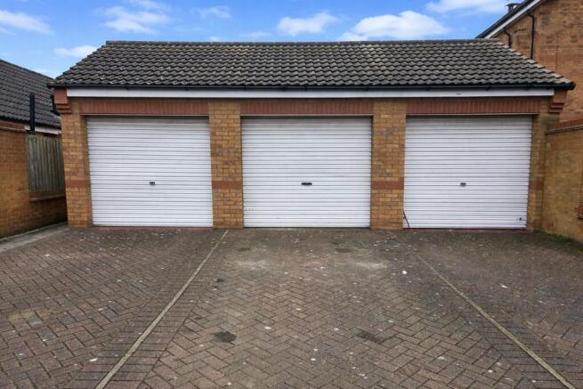 3 bed Town House for sale Image 12