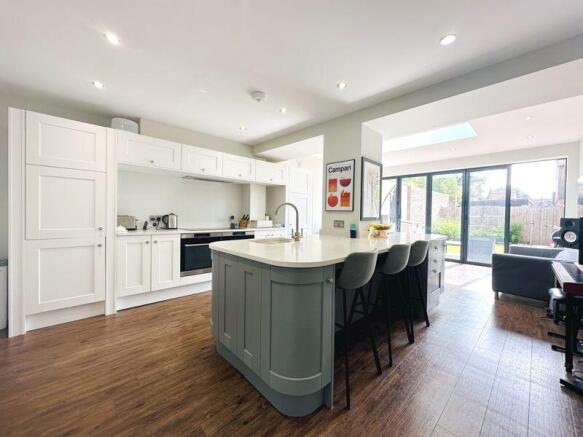 4 bed Terraced for sale Image 5