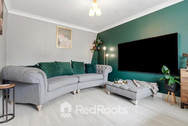 5 bed Detached for sale Image 9