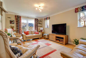 6, Phoenix Walk, Hemel Hempstead HP2 7RR