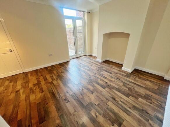 18 Neil Street 2