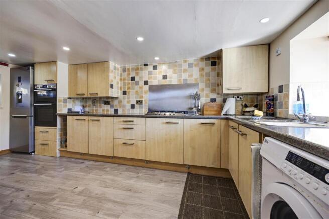 2 bed Terraced for sale Image 6