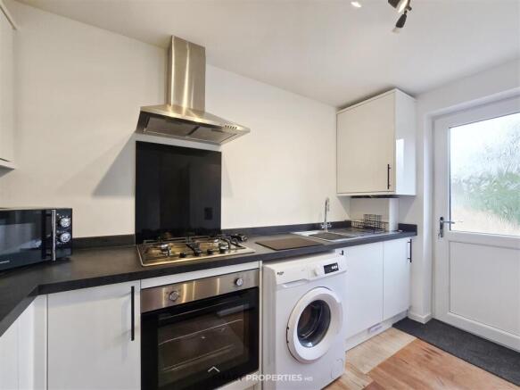 3 bed House for sale Image 8