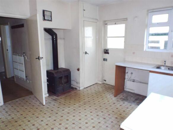 KITCHEN: