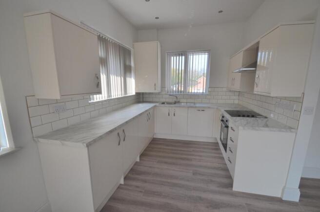 2 bed Apartment to rent Image 5