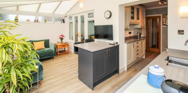 3 bed Semi-Detached for sale Image 5