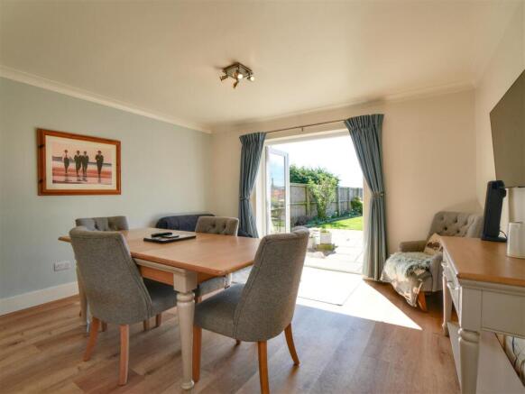 4 bed Detached for sale Image 6