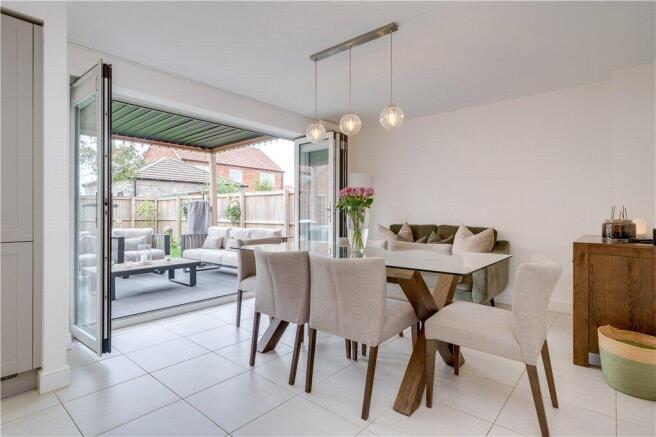 4 bed Detached for sale Image 5
