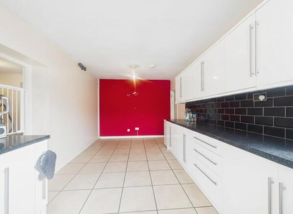 cam04914g0pr0346still002002