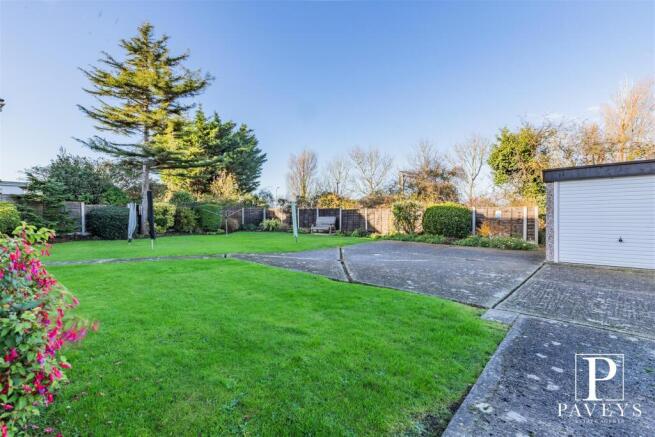 THE GARDENS & VISITOR PARKING