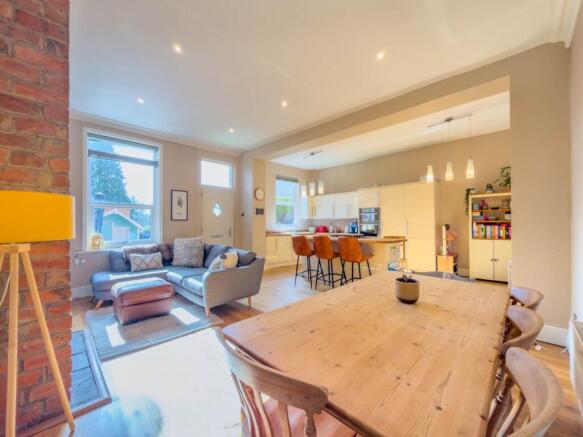 3 bed Semi-Detached for sale Image 11