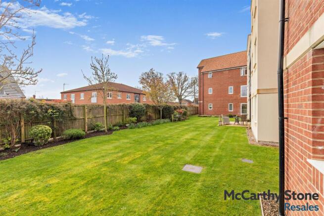 1 bed Apartment for sale Image 8
