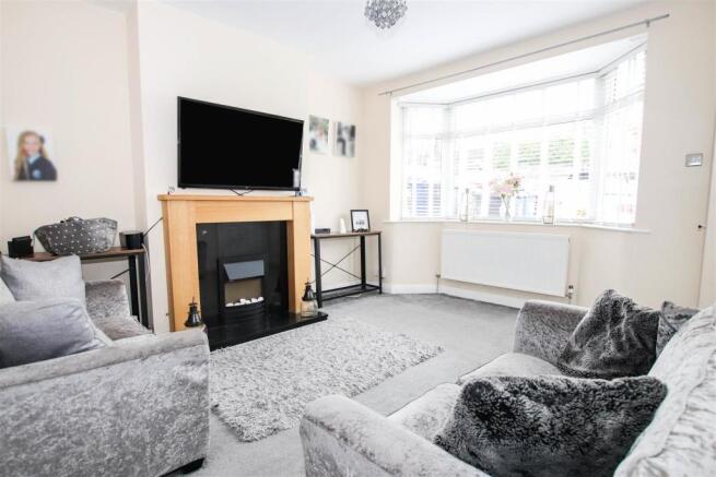 BAY FRONTED LOUNGE