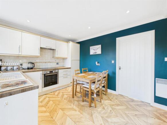 3 bed Terraced for sale Image 4