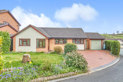 Winchcombe Drive, Burton-on-Trent, Staffordshire, DE15