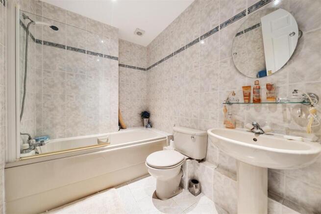 Family Bathroom: