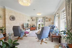 8, Shelley House, Durrants Drive, Horsham RH12 4AG