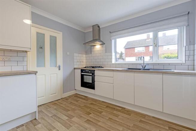 White Gloss Modern Kitchen