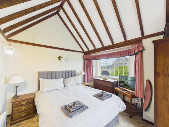 3 bed Semi-Detached for sale Image 9