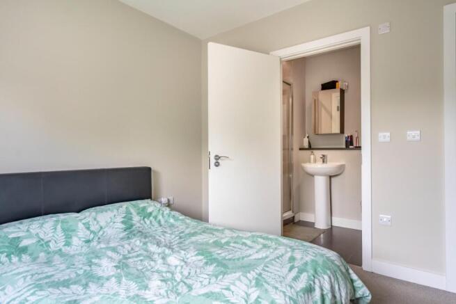 2 bed Apartment for sale Image 7