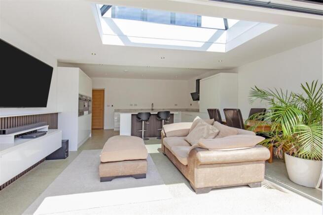 Stunning Open Plan Kitchen/Dining/Living