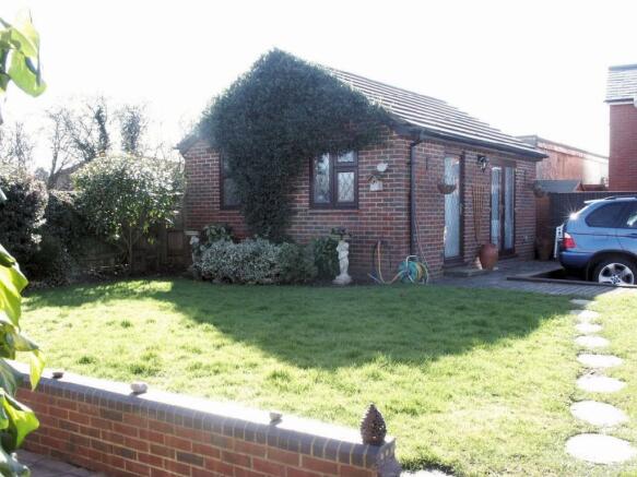Annexe Exterior