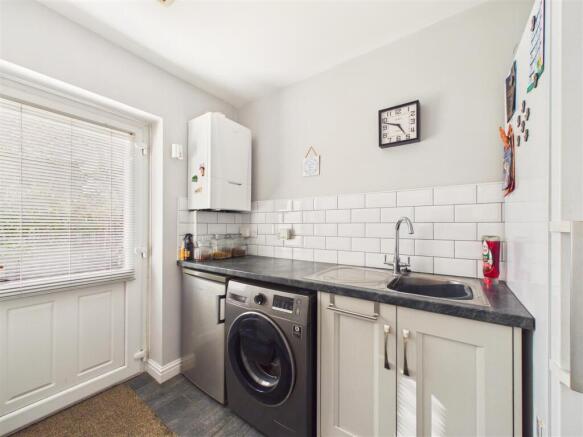 4 bed Detached for sale Image 9