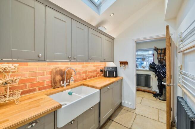 4 bed Detached for sale Image 12