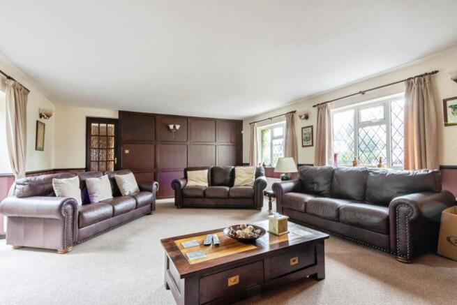4 bed Detached for sale Image 5
