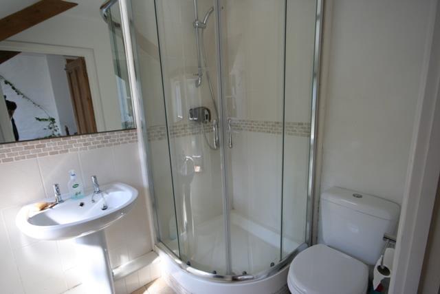 SHOWER /WC