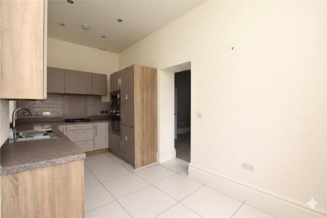 2 bed Apartment for sale Image 6