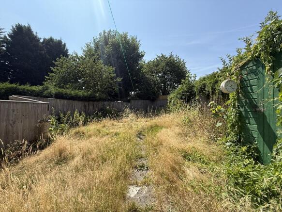3 bed Semi-Detached to rent Image 10